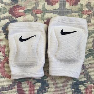 white nike knee pads